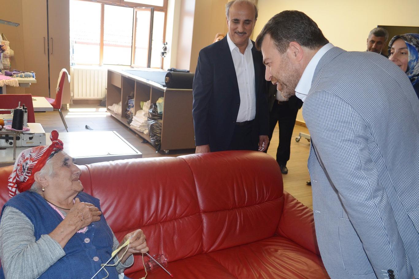 HÜDA PAR Genel Başkanı Vekili Yavuz Darülaceze’yi ziyaret etti